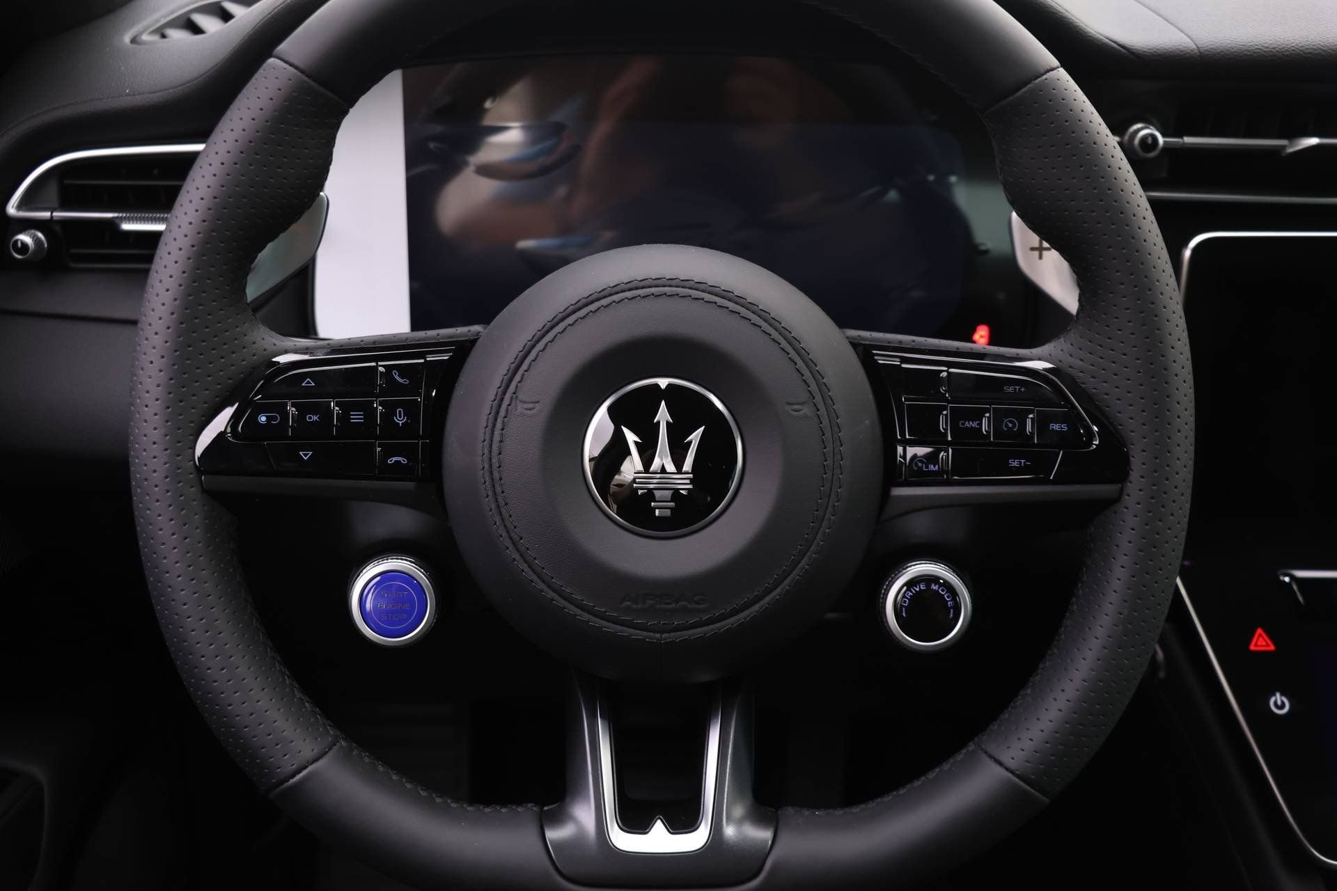 New 2024 Maserati Grecale GT image 13