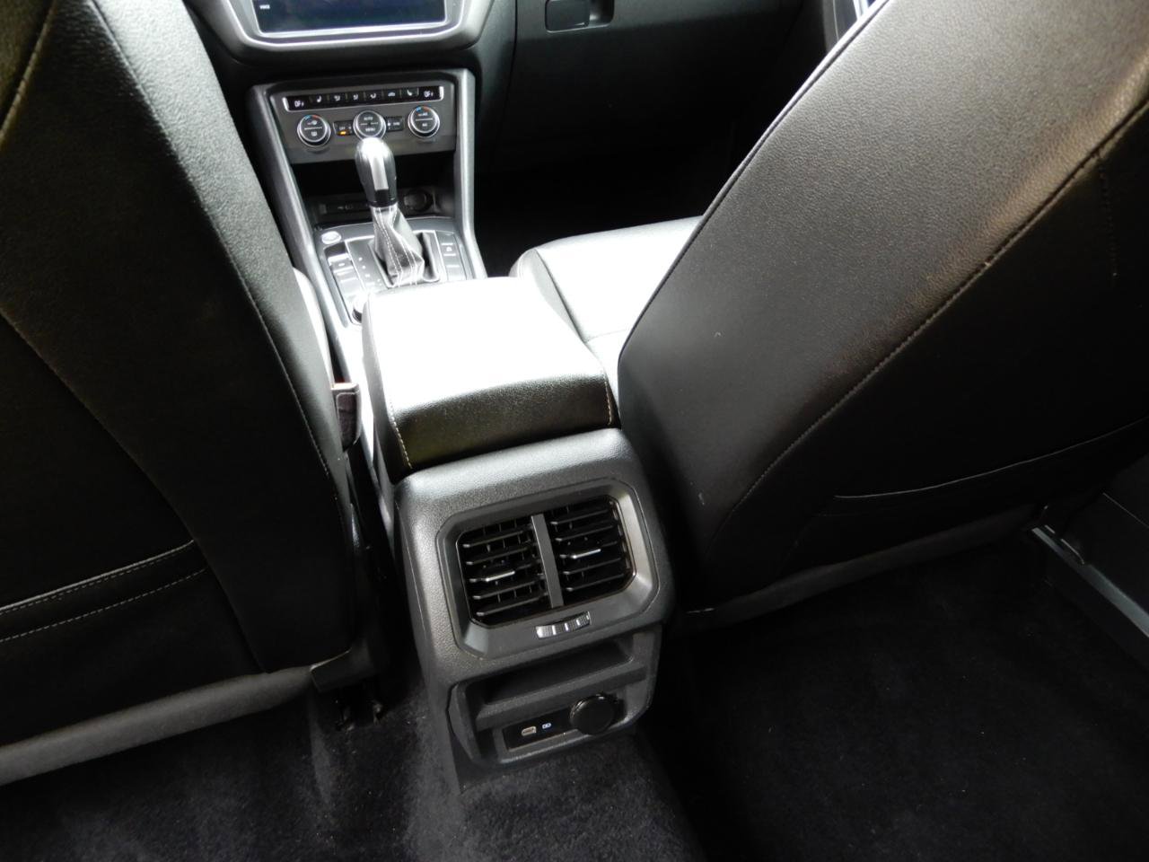 Used 2021 Volkswagen Tiguan SEL AWD/4WD image 21
