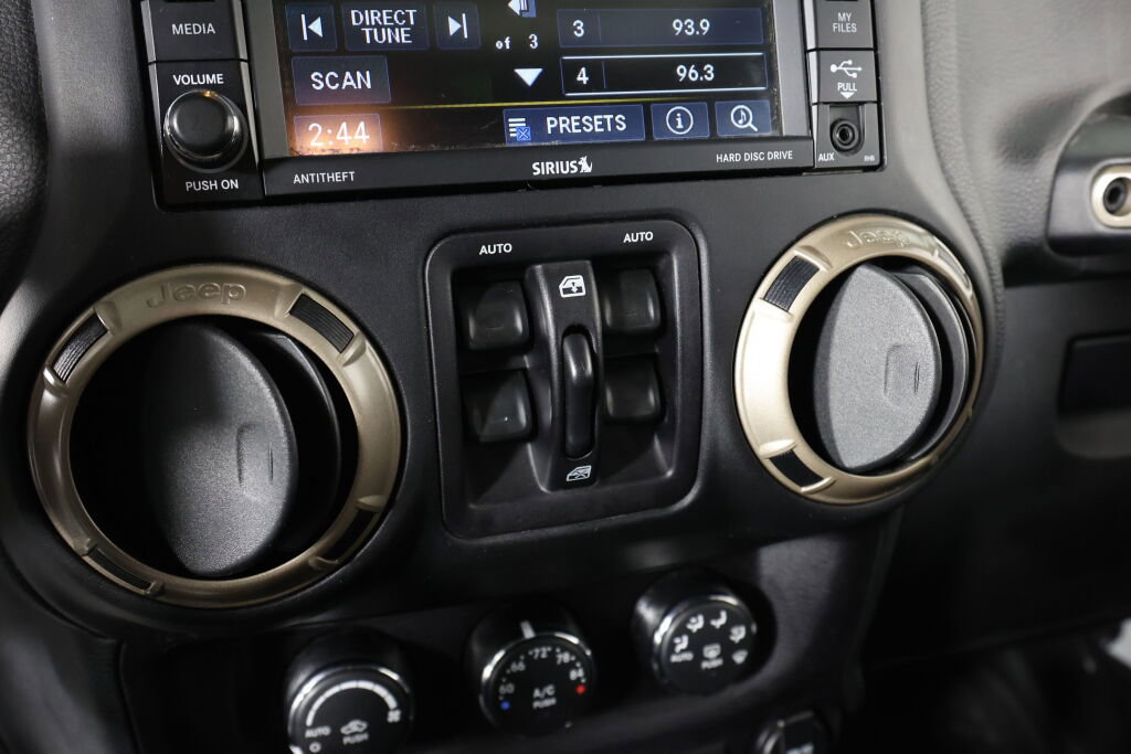 Used 2017 Jeep Wrangler 75th Anniversary image 34