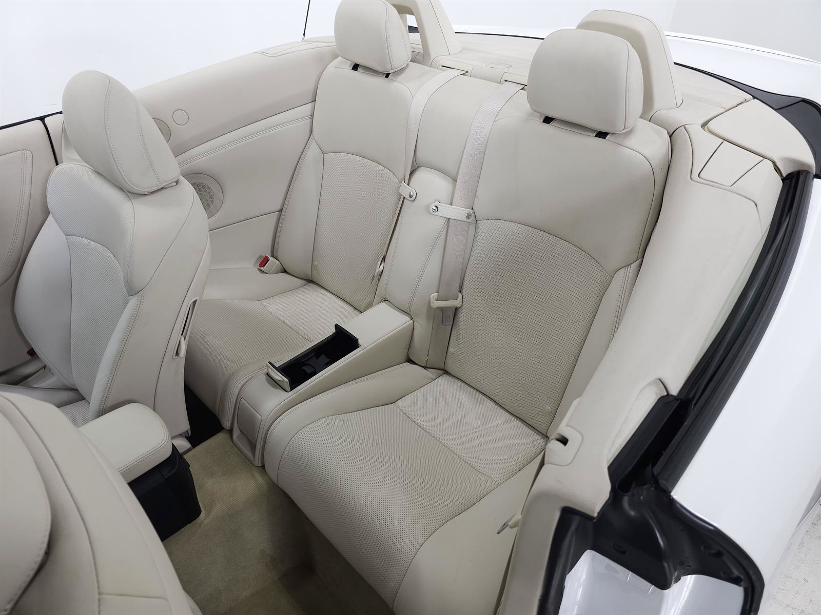 Used 2010 Lexus IS 250C w/ Luxury Pkg RWD image 21