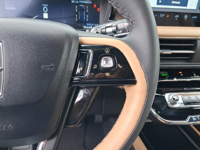 Used 2023 Lincoln Corsair Reserve FWD image 18