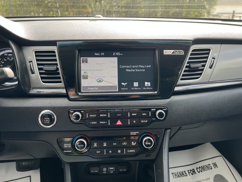 Used 2019 Kia Niro S Touring FWD image 16