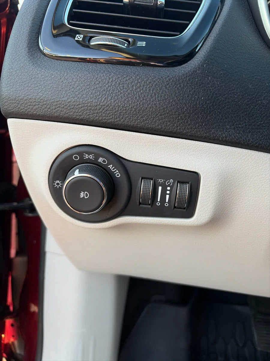 Used 2021 Jeep Compass Limited AWD/4WD image 19
