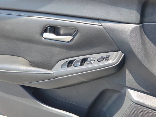 Used 2024 Nissan Sentra SV FWD image 27