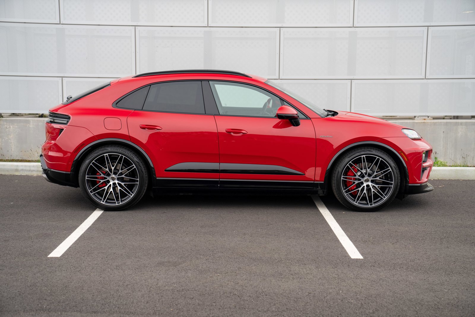 New 2026 Porsche Macan Turbo Electric image 8
