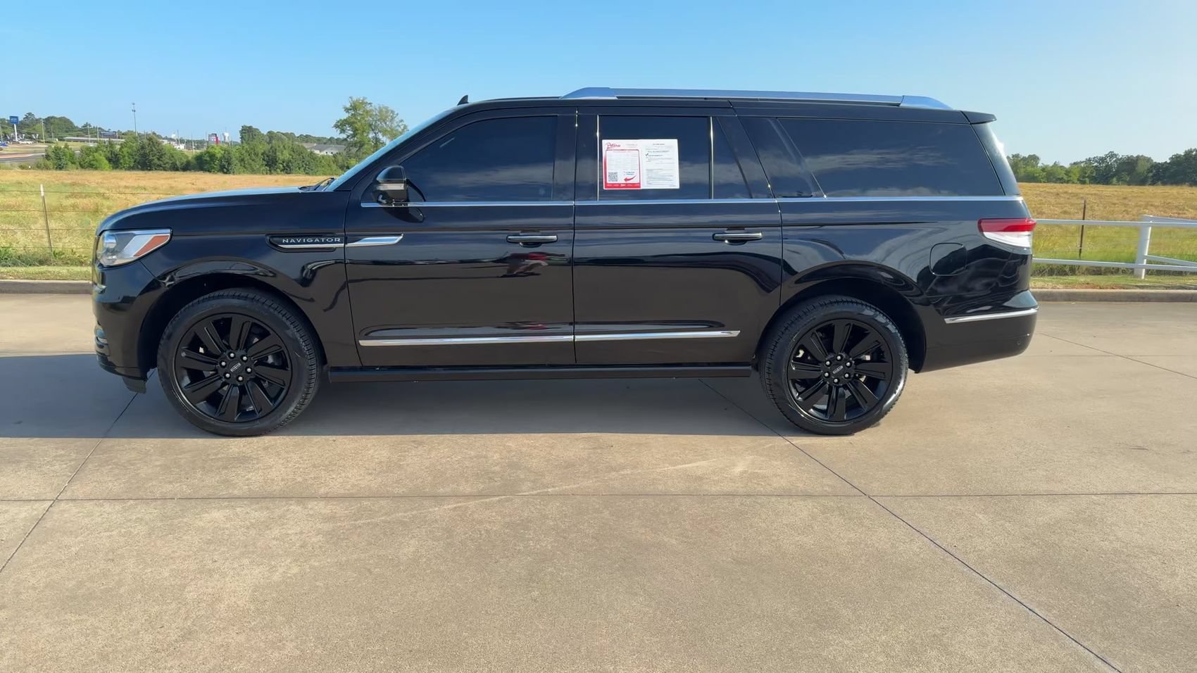 Used 2024 Lincoln Navigator L Reserve w/ Equipment Group 201A AWD/4WD image 6