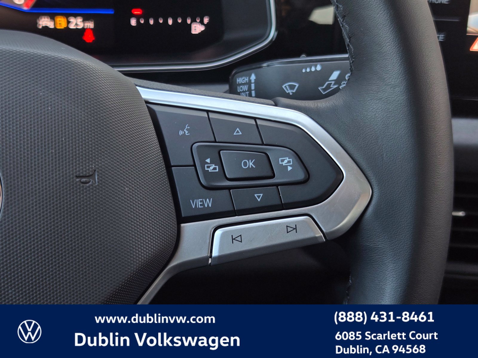 Certified 2025 Volkswagen Jetta SE FWD image 21