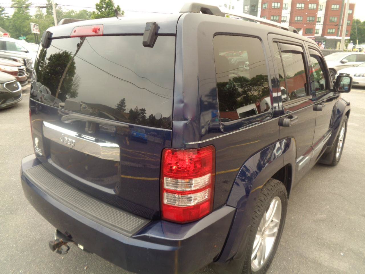Used 2012 Jeep Liberty Limited Jet w/ Comfort/Convenience Group AWD/4WD image 19