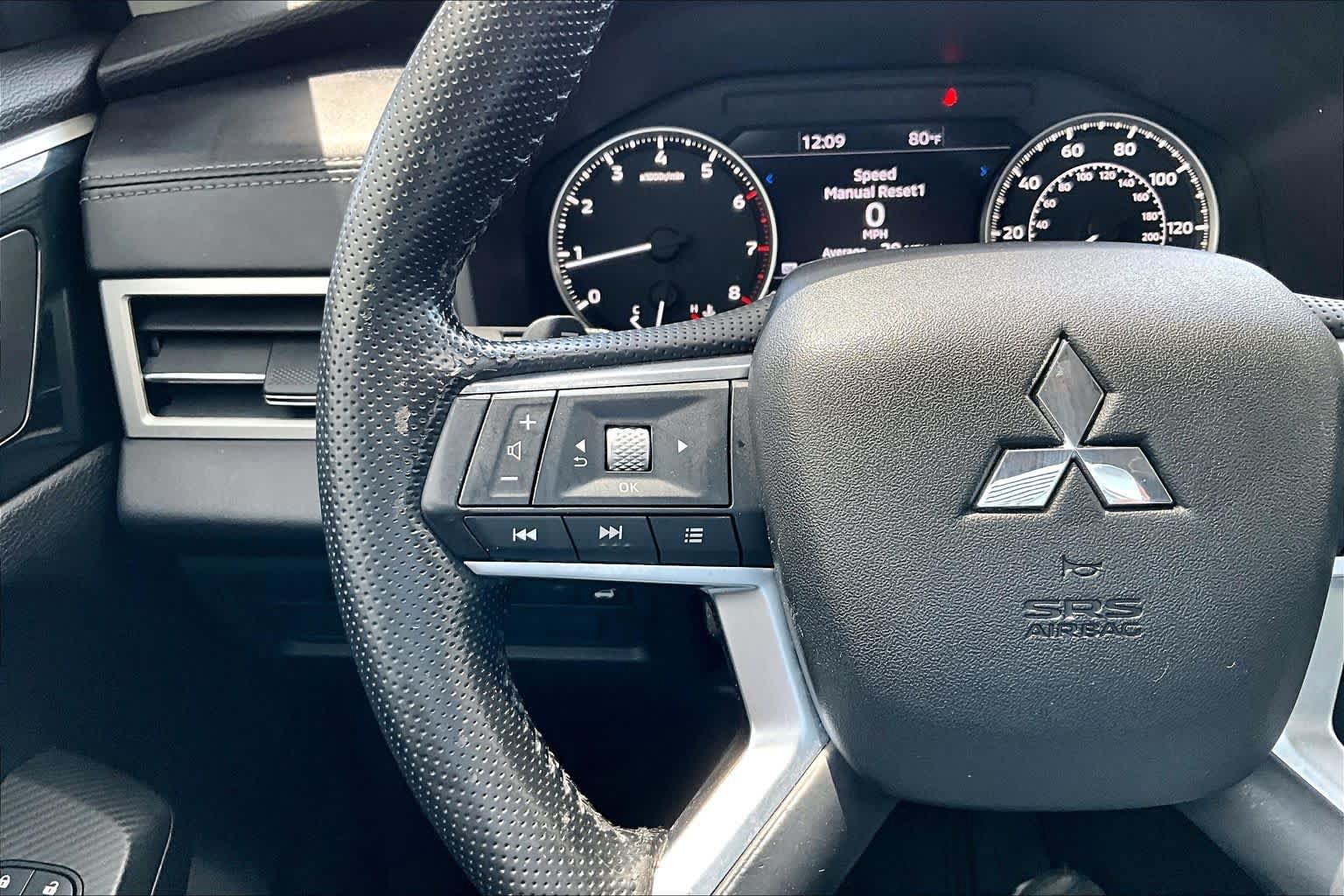 Used 2022 Mitsubishi Outlander SE AWD/4WD image 24