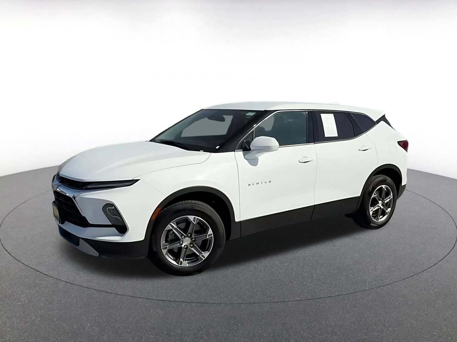 Used 2025 Chevrolet Blazer LT FWD image 8