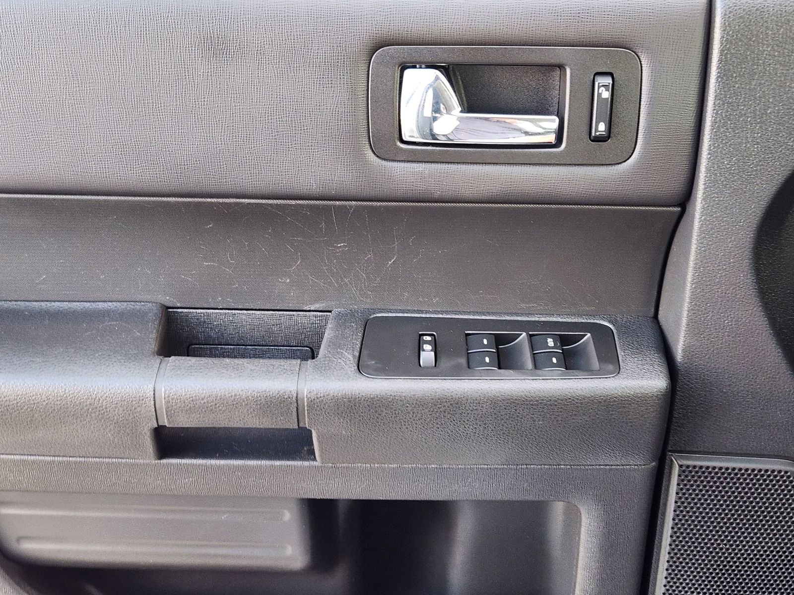 Used 2019 Ford Flex SE image 25