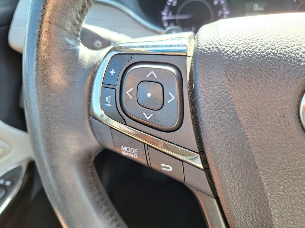 Used 2015 Toyota Avalon XLE Touring FWD image 18