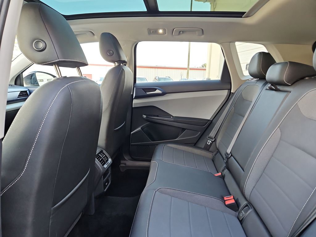 Used 2024 Volkswagen Taos SE image 29