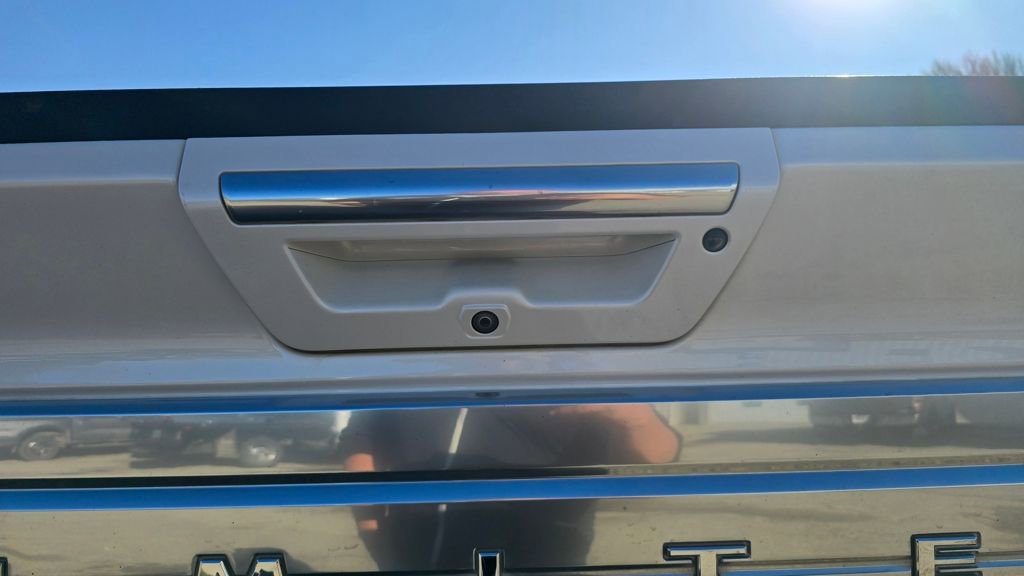 Used 2016 Ford F150 Limited w/ Trailer Tow Package image 9