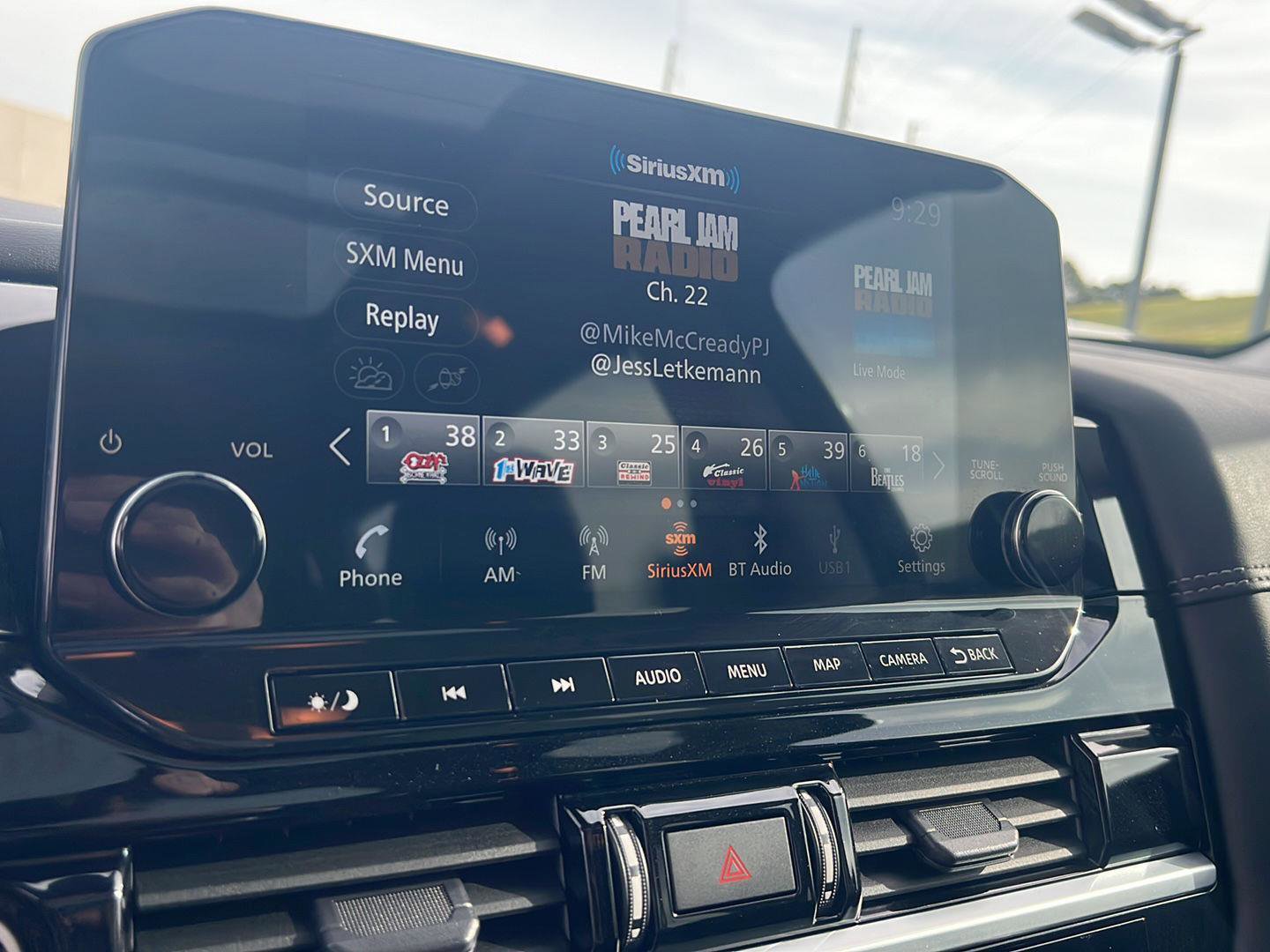 Used 2023 Nissan Pathfinder Platinum image 26