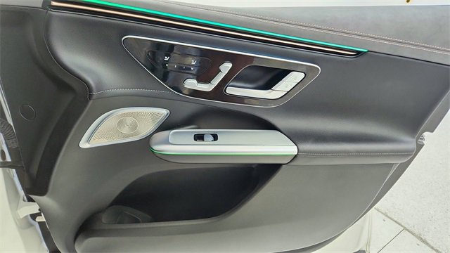 Used 2023 Mercedes-Benz EQE 500 4MATIC SUV w/ Exclusive Trim Package image 23