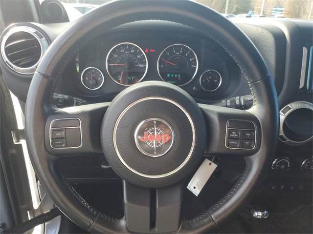 Used 2014 Jeep Wrangler Unlimited Sahara w/ Max Tow Package image 18