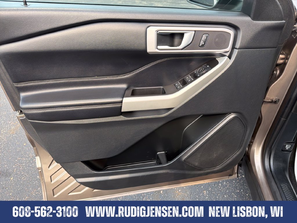 Used 2021 Ford Explorer XLT w/ Equipment Group 202A AWD/4WD image 10