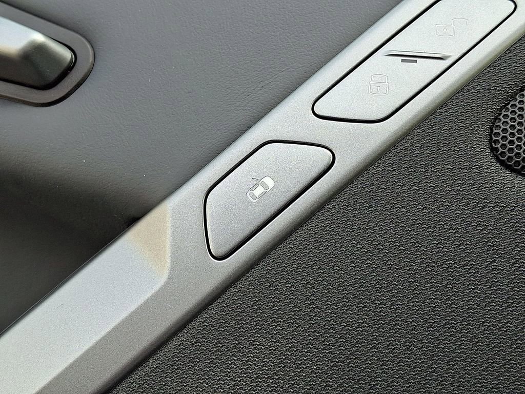 Certified 2026 BMW iX xDrive45 w/ M Sport Package image 27