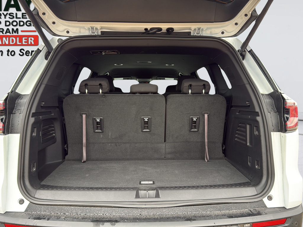 Used 2025 GMC Acadia Elevation FWD image 13