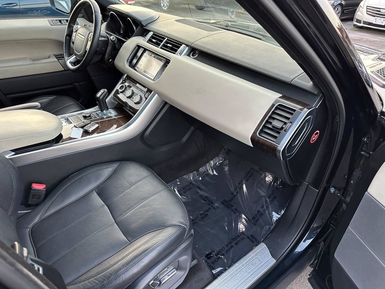 Used 2015 Land Rover Range Rover Sport HSE AWD/4WD image 27