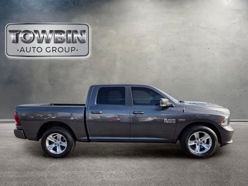 Used 2017 RAM 1500 Sport RWD image 3