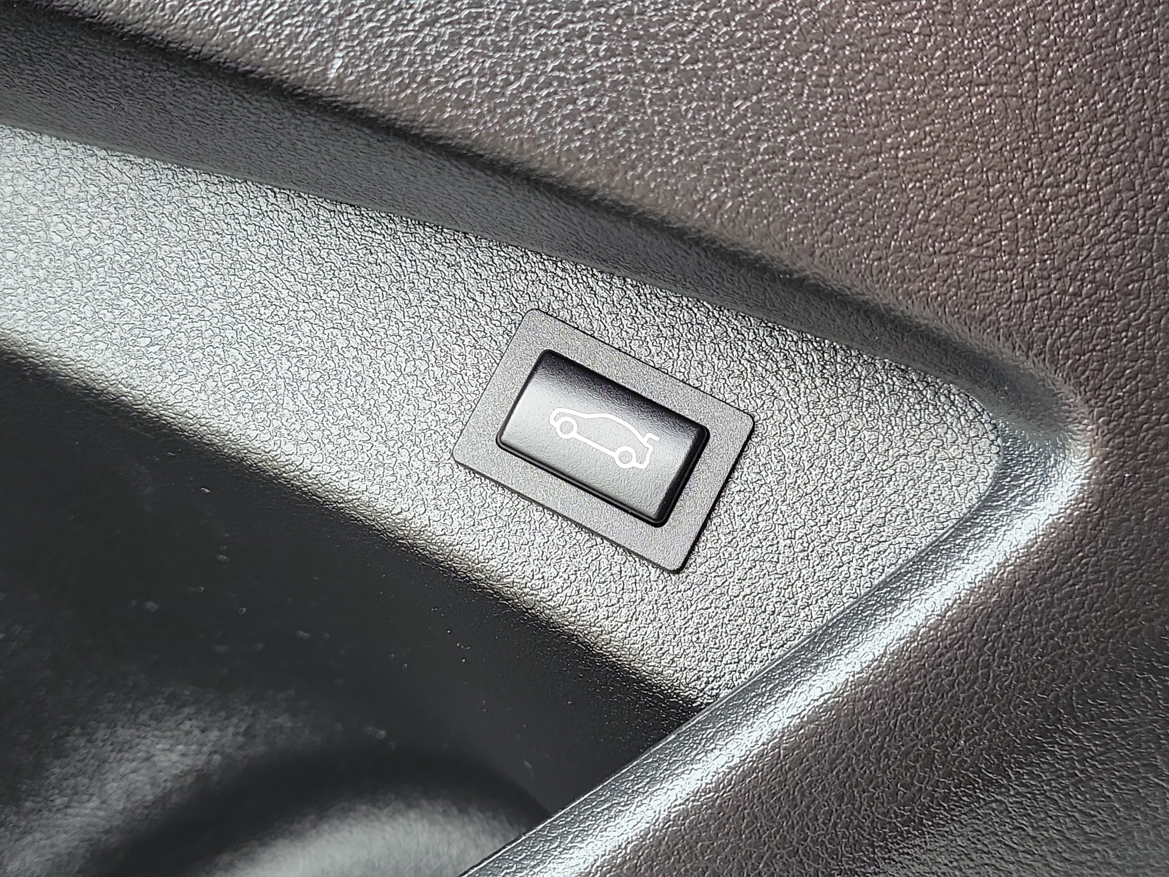 Used 2025 BMW M240i Coupe w/ Premium Package image 17