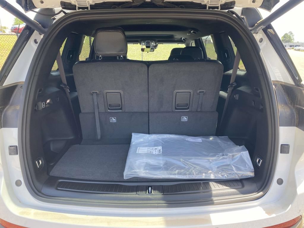 New 2026 Jeep Grand Cherokee L 2WD image 9