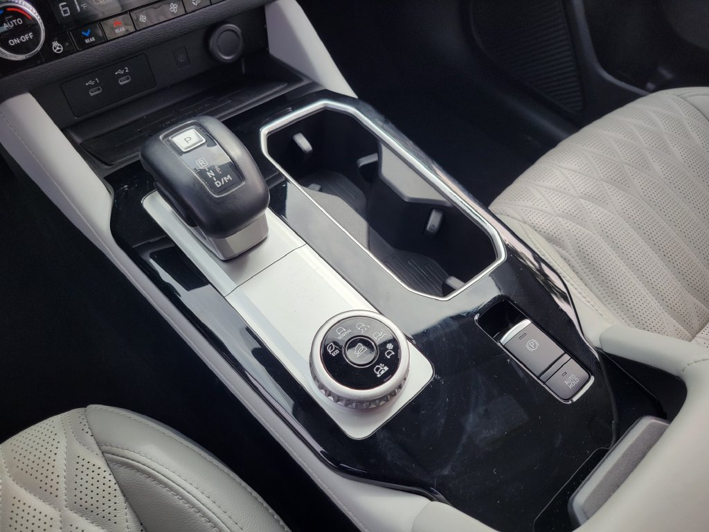 Used 2025 Mitsubishi Outlander AWD image 14