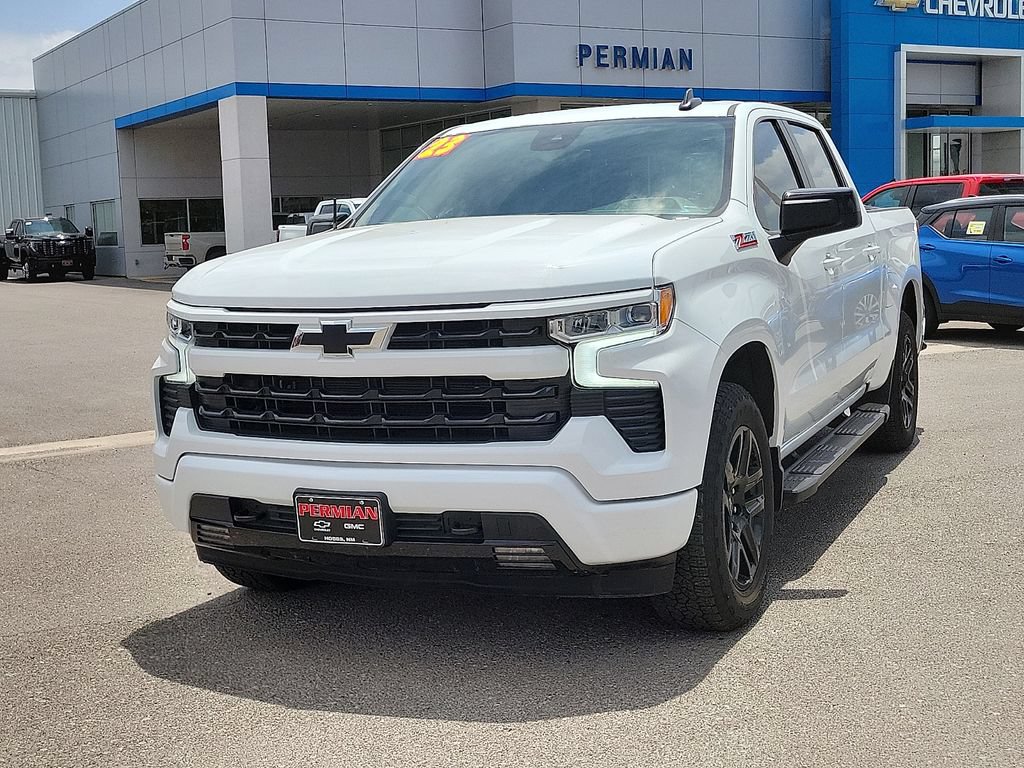 Used 2023 Chevrolet Silverado 1500 RST w/ Z71 Off-Road Package AWD/4WD image 4