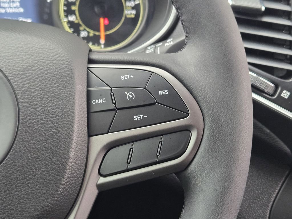 Used 2022 Jeep Cherokee Latitude Lux image 35