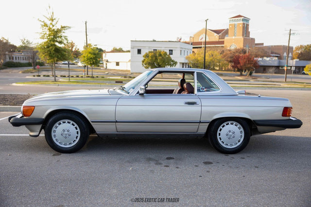 Used 1987 Mercedes-Benz 560 SL image 14