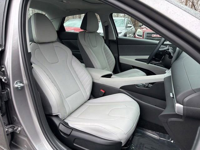 Certified 2023 Hyundai Elantra Limited w/ Cargo Package image 9