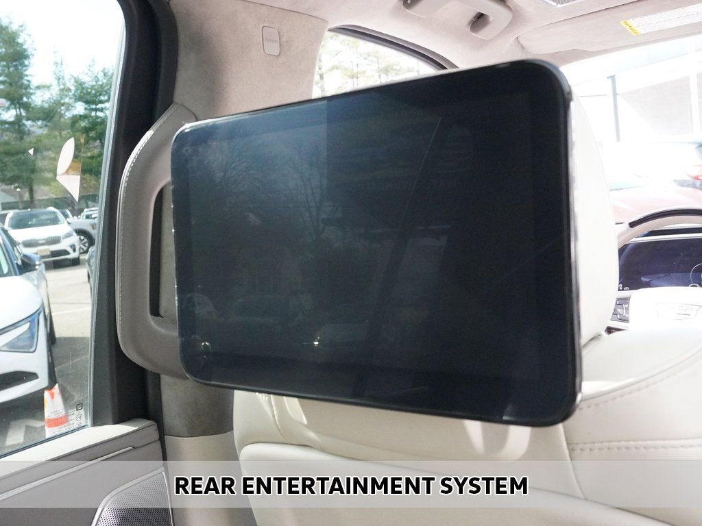 Used 2023 Cadillac Escalade ESV Premium Luxury Platinum w/ Heavy-Duty Trailer Package AWD/4WD image 5