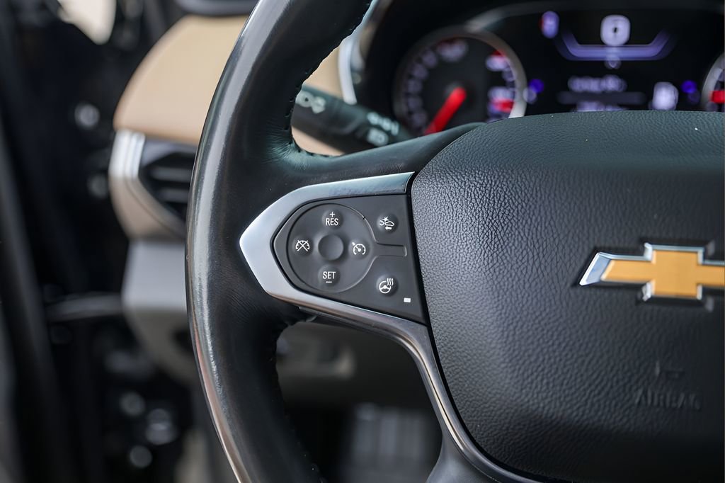 Used 2022 Chevrolet Traverse Premier FWD image 14