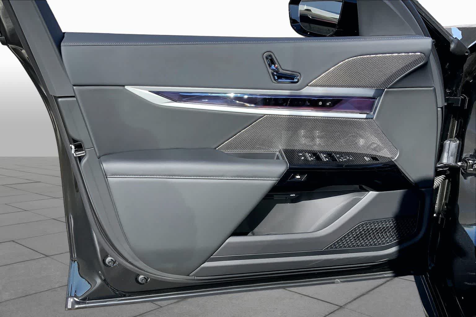 New 2026 BMW 740i xDrive AWD/4WD image 10