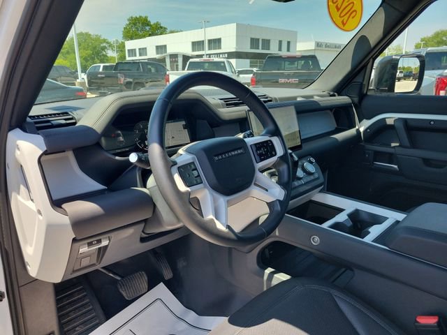 Used 2025 Land Rover Defender 110 S AWD/4WD image 15