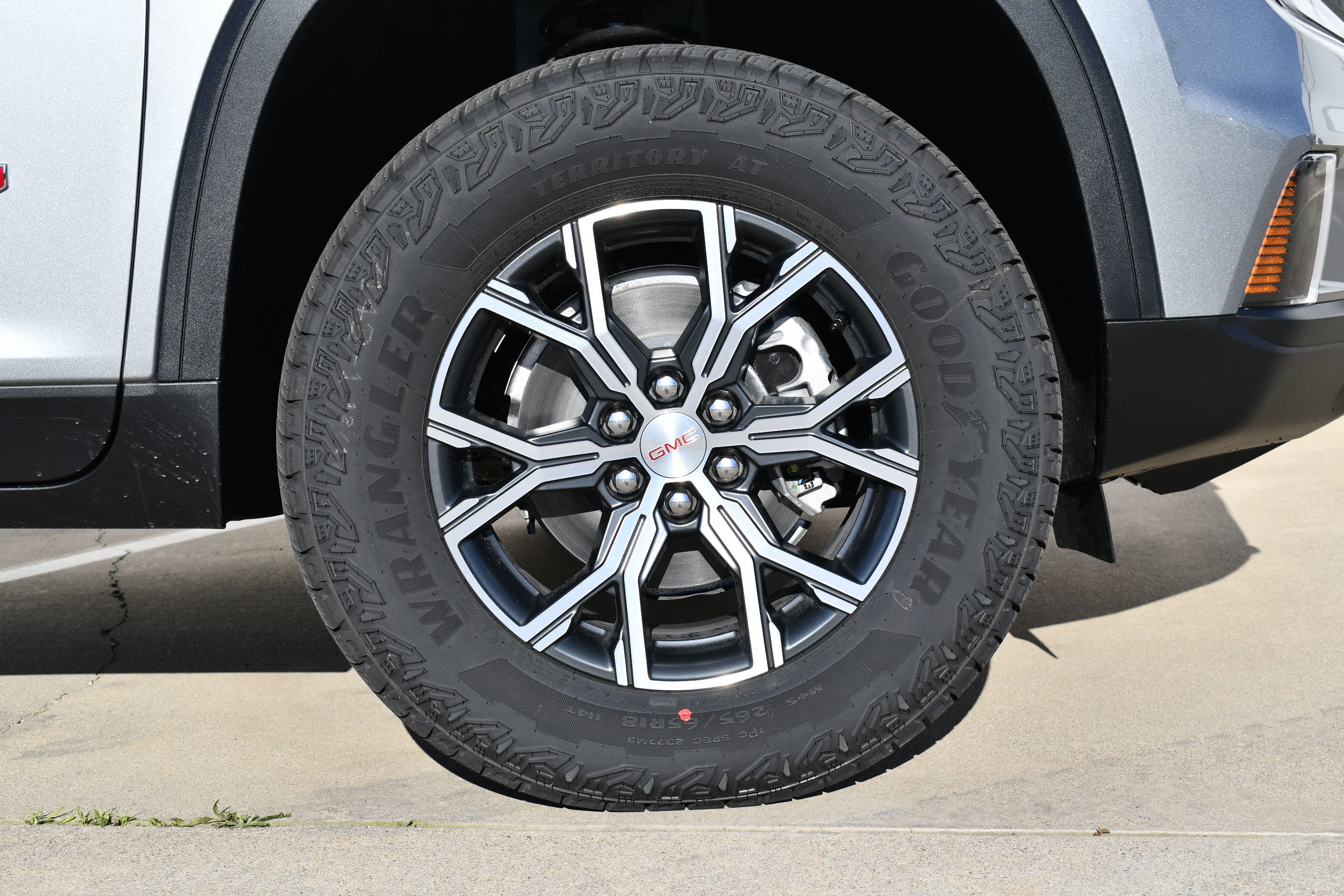 New 2026 GMC Acadia AT4 image 8