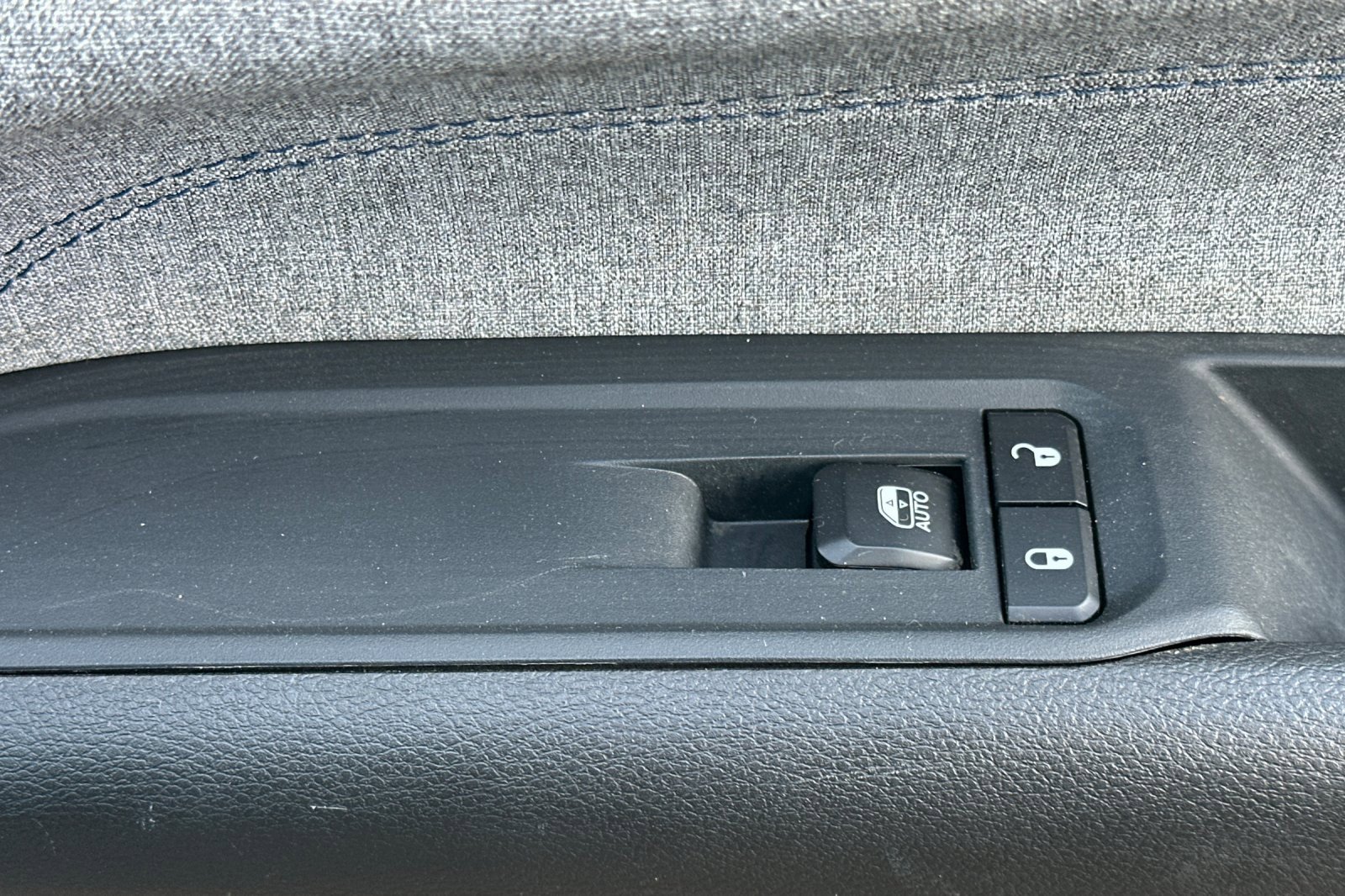 Used 2024 Jeep Compass Latitude image 21