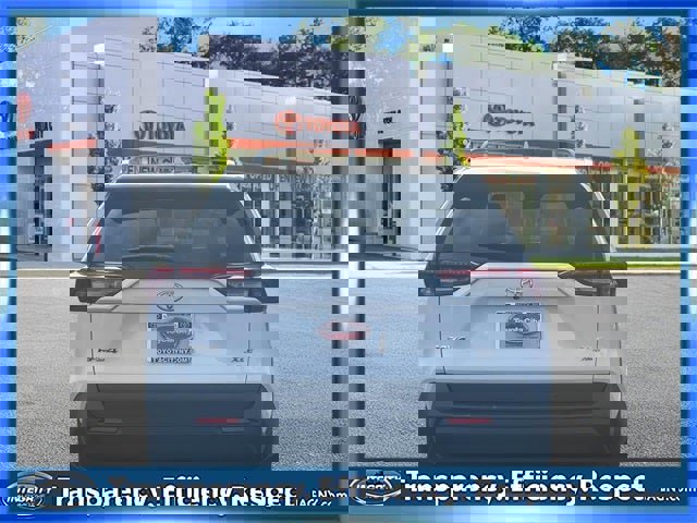 Used 2025 Toyota RAV4 XLE w/ Convenience Package image 7