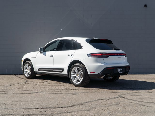Certified 2025 Porsche Macan image 3