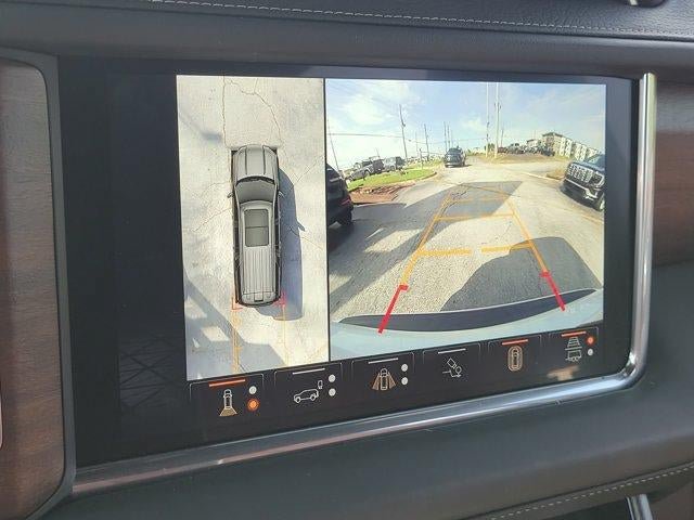 Used 2023 GMC Yukon Denali Ultimate AWD/4WD image 32