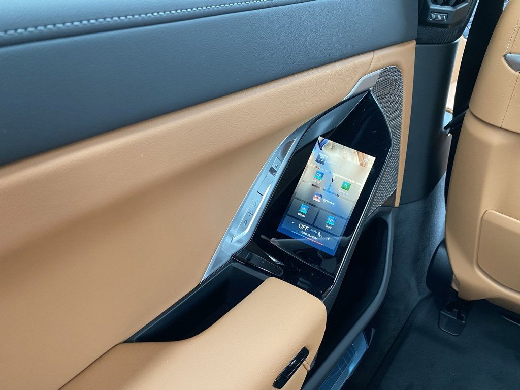 New 2026 BMW 740i xDrive image 8