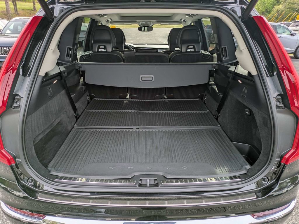 Certified 2023 Volvo XC90 B5 Plus w/ Protection Package Premier AWD/4WD image 13