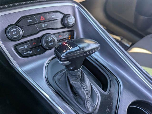 Used 2015 Dodge Challenger SXT image 12