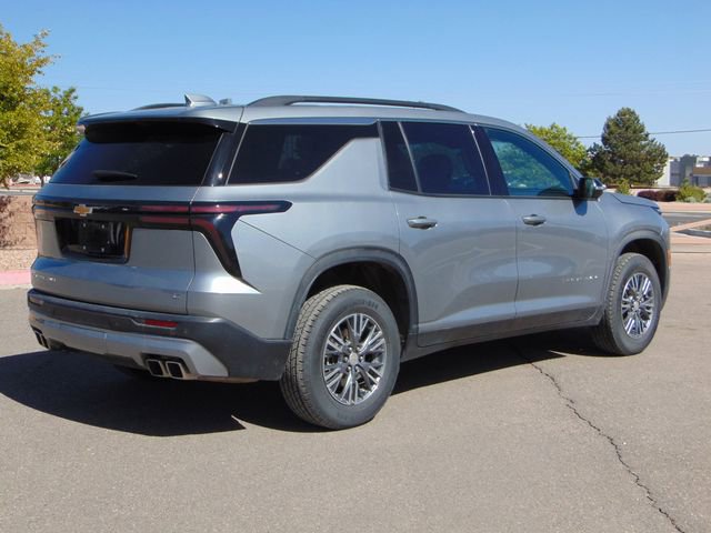 Used 2024 Chevrolet Traverse LT AWD/4WD image 4
