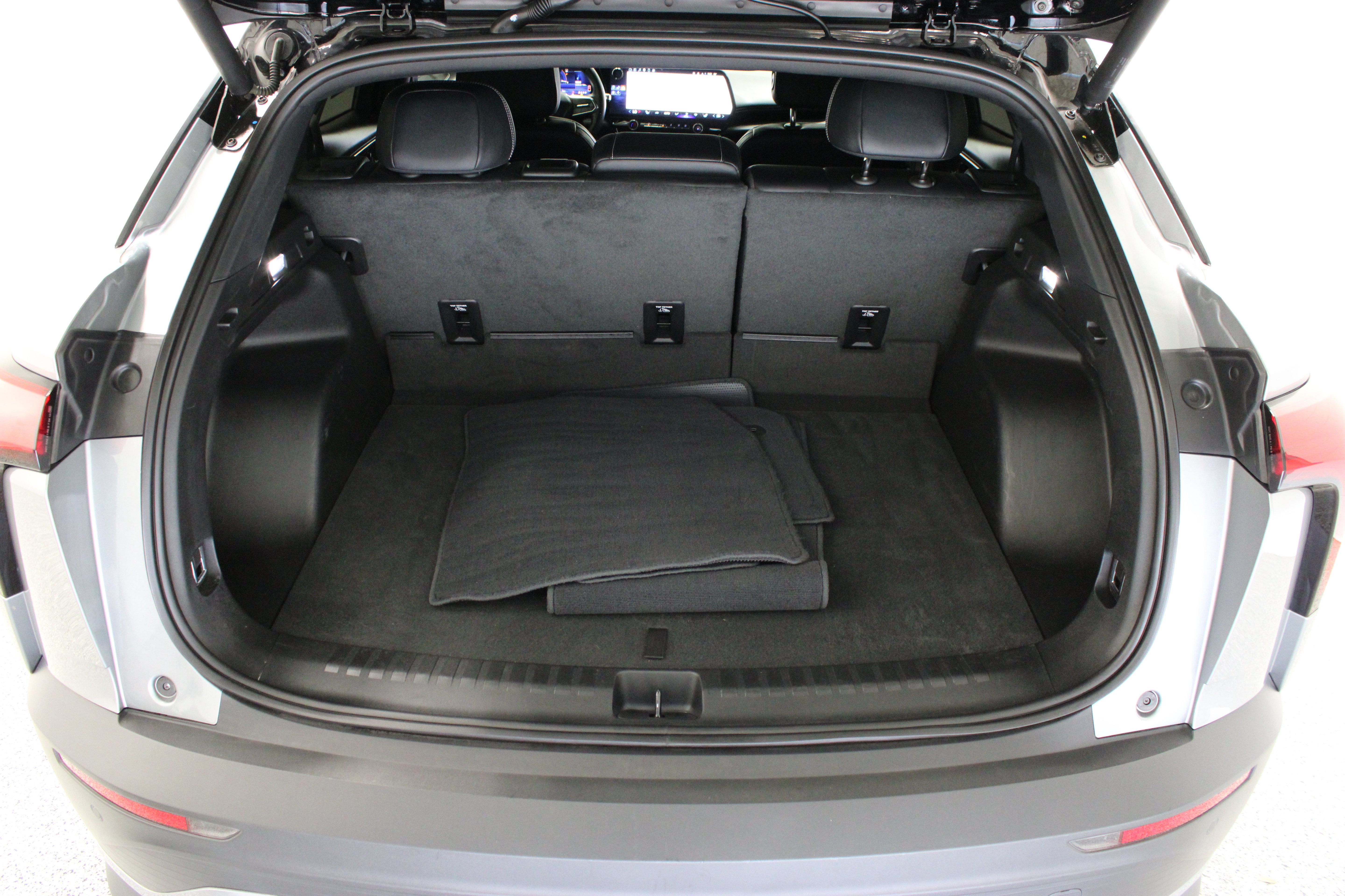 Used 2025 Chevrolet Blazer EV LT FWD image 31