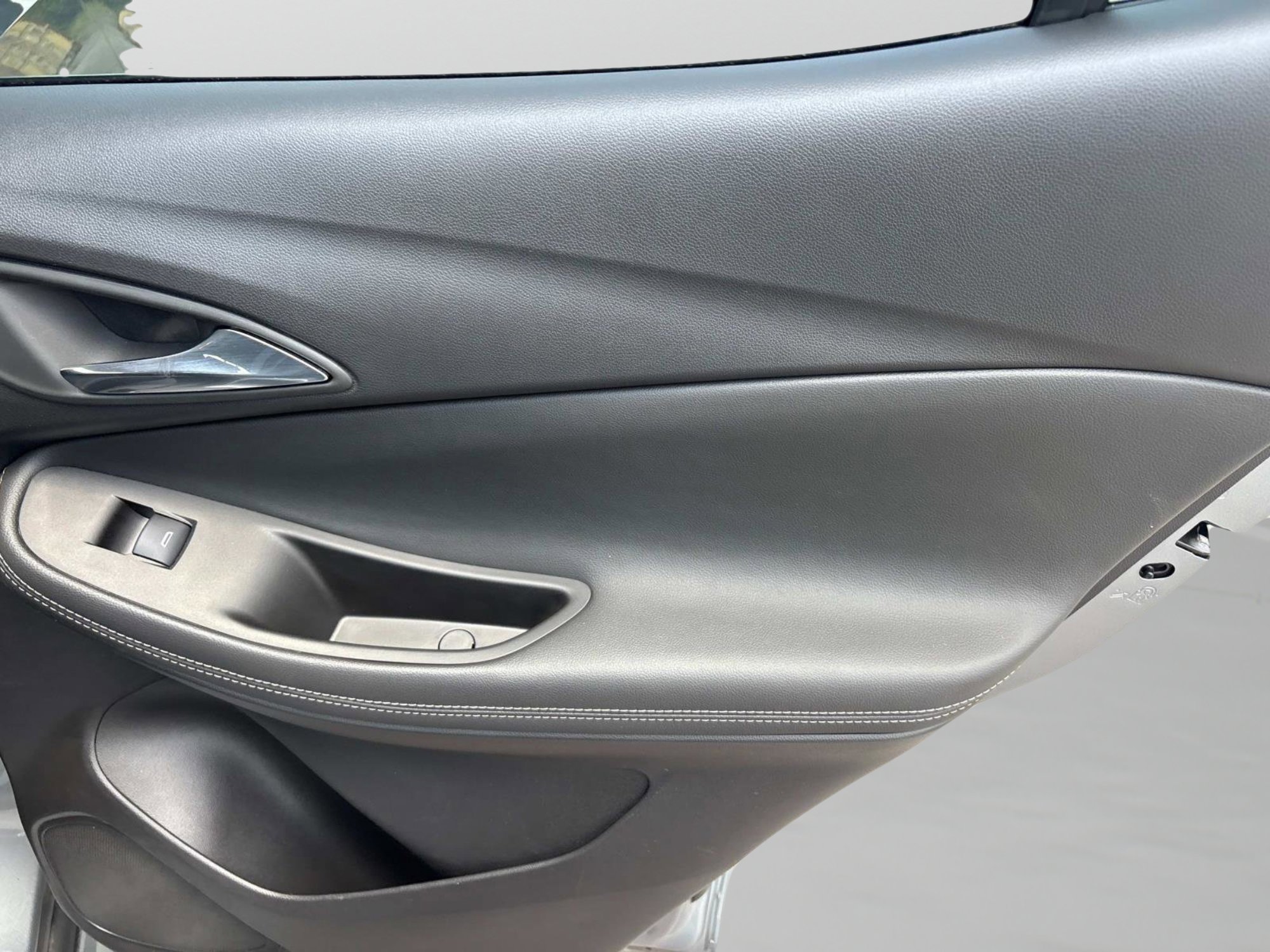 Used 2023 Buick Encore GX Select w/ Sport Touring Package image 24