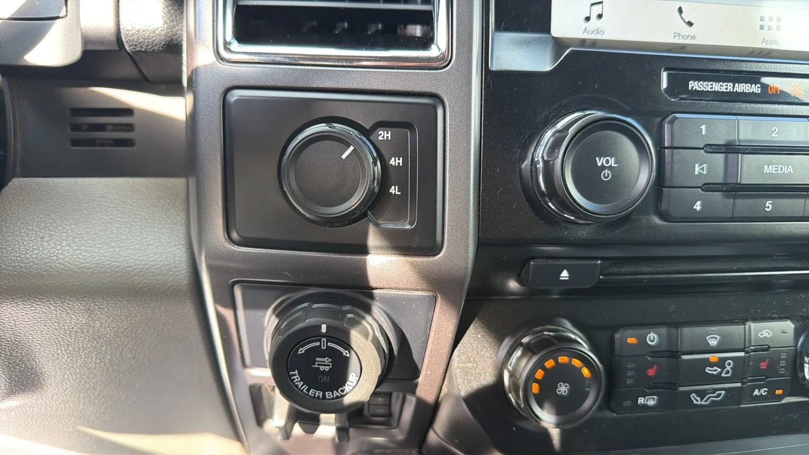 Used 2016 Ford F150 XLT w/ Equipment Group 302A Luxury AWD/4WD image 23