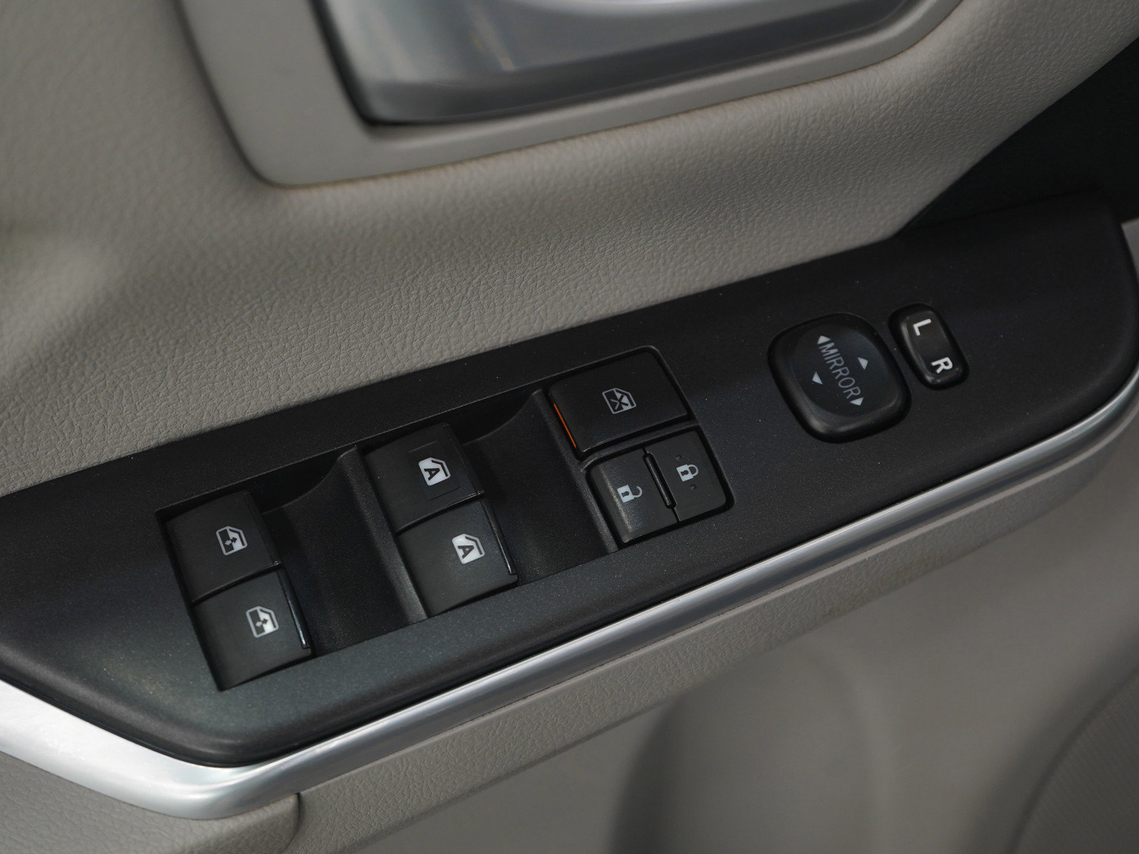 Used 2015 Toyota Camry LE image 20